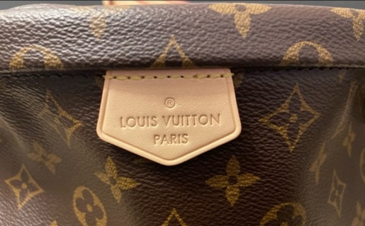 陈小平- UP098520 LV Louis Vuitton 19ss STAMP loose-necked